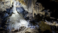jeskyně stalagtit